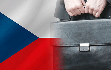 МИД Чехии потребовал отъезда 63 сотрудников посольства России