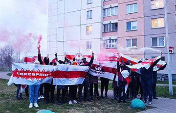 Ангарская с друзьями вышла на мощный марш в Минске