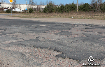 В Беларуси состояние дорог после зимы шокирует