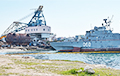 В Севастополе российские корабли пилят на металлолом