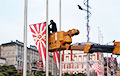 Во Владивостоке к 9 мая вывесили флаги, напоминающие знамена ВМС Японии