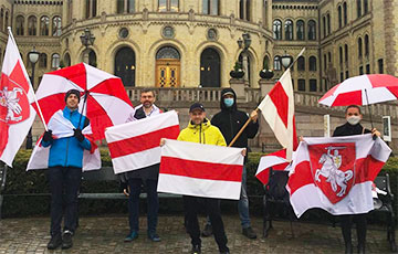 Белорусы зарубежья вышли на акции солидарности и поздравили с Днем Победы