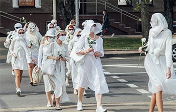Girls Dressed In White Came Out With Flowers To Square Near Kamarouski Market