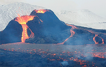В Исландии пытаются продать действующий вулкан