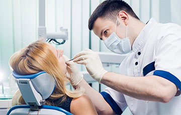 Ученые выяснили, насколько велик риск заразиться COVID-19 на приеме у стоматолога