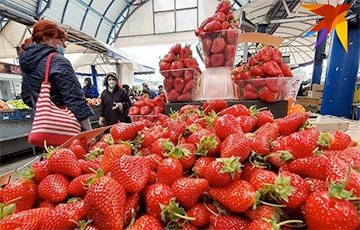 Названы первые цены на белорусскую клубнику в 2022 году