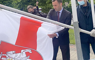Мэр Риги снял флаги IIHF после требования Фазеля убрать белорусский национальный флаг
