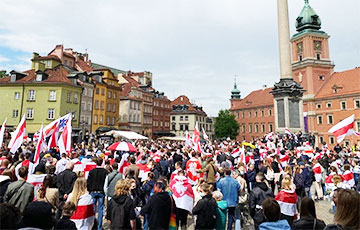 Solidarity Rallies With Belarus Are Held From Australia To Canada