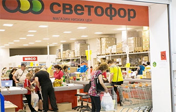 Стало известно, почему в Беларуси начали переименовывать магазины сети «Светофор»