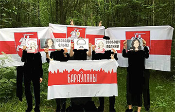 Белорусы потребовали освободить Полину Шарендо-Панасюк и Ольгу Токарчук
