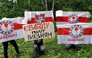 Свободные белорусские города вышли на акции протеста