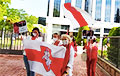 Белорусы Испании начали пикетировать лукашенковское посольство в Мадриде