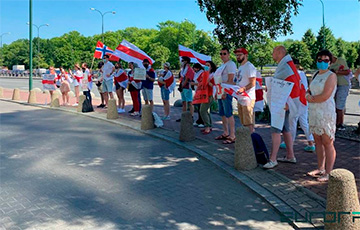 Belarusians Picketed the Norwegian Embassy In Warsaw