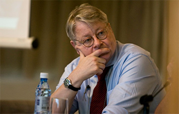 Ханс-Хенінг Шродэр: Лукашэнка ў адчаі, інакш не нёс бы такую лухту