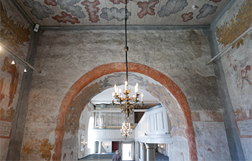 Реставраторы выяснили, кто создал необычные рисунки на стенах норвежской церкви