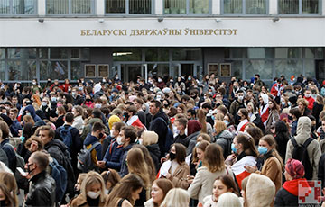 «Массовый акт неповиновения»: белорусские студенты обсуждают всеобщую забастовку