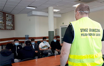 Polish Border Guards Detained 53 Illegal Immigrants at the Border with Belarus