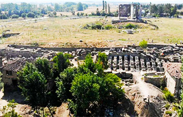 В городе на западе Турции нашли ворота древнего храма