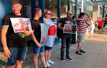 Белорусы Литвы вышли на акцию солидарности со Степаном Латыповым и Полиной Шарендо-Панасюк