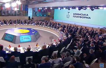 У Кіеве праходзіць першы саміт Крымскай платформы