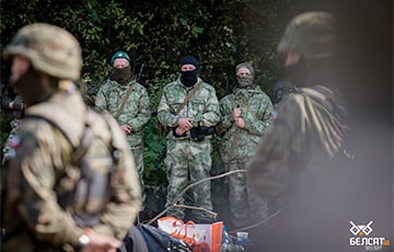 Белорусские силовики ослепляли польских военных  стробоскопами и лазерами, пока агрессивные мигранты прорывали границу