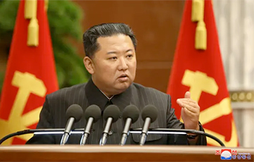 Bloomberg: Kim Jong-Un Has Two Reasons For Selling Missiles To Putin