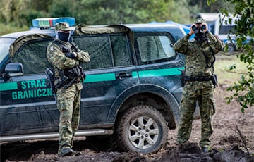 llegals Tried to Break through the Belarusian-Polish Border with Stones and Sticks
