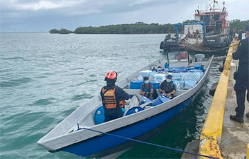 Военные Колумбии остановили катер с 2,4 тоннами кокаина на борту