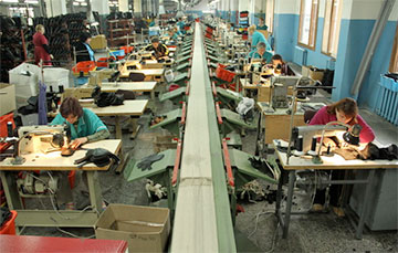 Baranavichy Shoe Factory Administration Pushes Workers to Strike