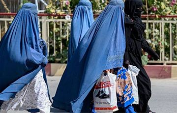 В университет Кабула перестали пускать женщин