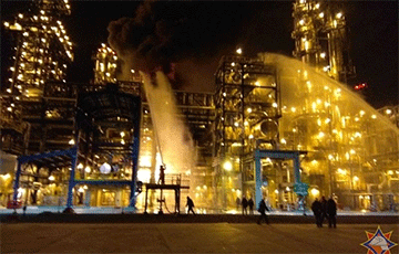 В Новополоцке горит завод «Нафтан»