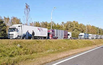 Trucks Are Halted On Belarusian-EU Border