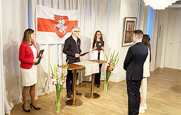 Белорусы поженились в Народном посольстве Беларуси в Швеции