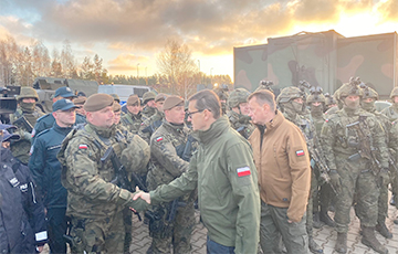 Премьер-министр и министр обороны Польши прибыли на границу с Беларусью