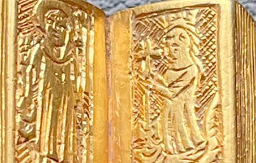 В Британии обнаружили золотую Библию, имеющую отношение к королю Ричарду III