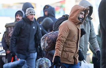 Мнение: Лукашенко подталкивает мигрантов на грабежи и массовые взломы квартир
