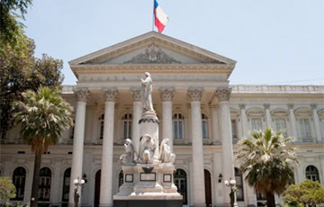 В Чили нижняя палата парламента поддержала импичмент президенту