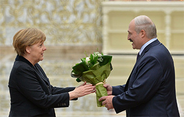 И.о. канцлера Германии Меркель провела телефонный разговор с диктатором Лукашенко