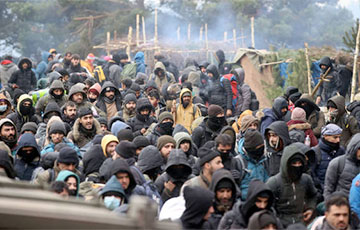 Фотофакт: Лагерь нелегалов пуст, все пошли на штурм