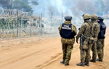 In Light Of Searchlights: Polish Military Showed What Happened At Night On Belarusian Side Of Border