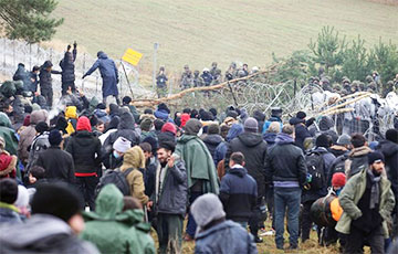 Belarusian Security Forces and Illegal Immigrants Wounded Two Polish Soldiers During a Night Attack