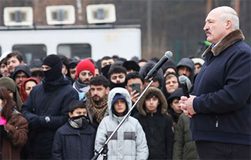 Польские спецслужбы: Лукашенко толкает мигрантов к прорыву границы