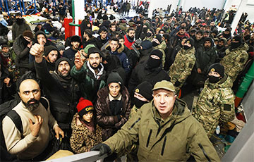 В белорусском лагере мигрантов вспыхнул бунт