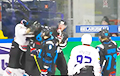 В Березе хоккеисты устроили массовую драку на льду: видеофакт