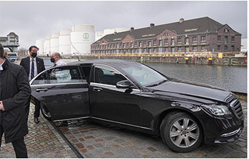Новый канцлер Германии Шольц пересел на бронированный Mercedes-Benz