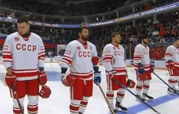 Сборная России вышла на хоккейный матч в форме СССР и опозорилась