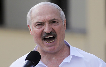 «Лукашенко наивен и смешон»