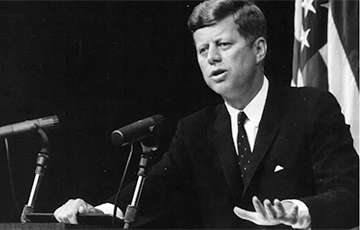 Советские тосты и странные звонки: Что нового в рассекреченных документах по делу Кеннеди?