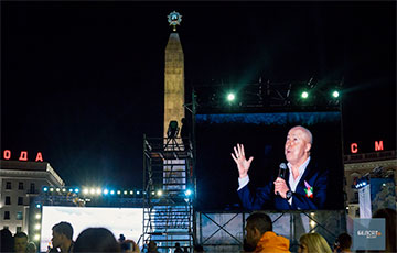Сколько стоят артисты, которые поют на концертах у Лукашенко