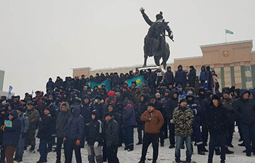 Бои в Казахстане: выстрелы слышны возле резиденции президента в Алматы